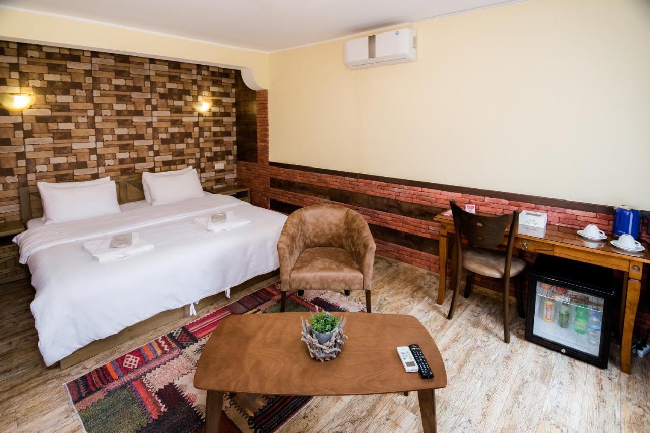 Metekhi'S Galavani Hotel ティビリシ エクステリア 写真